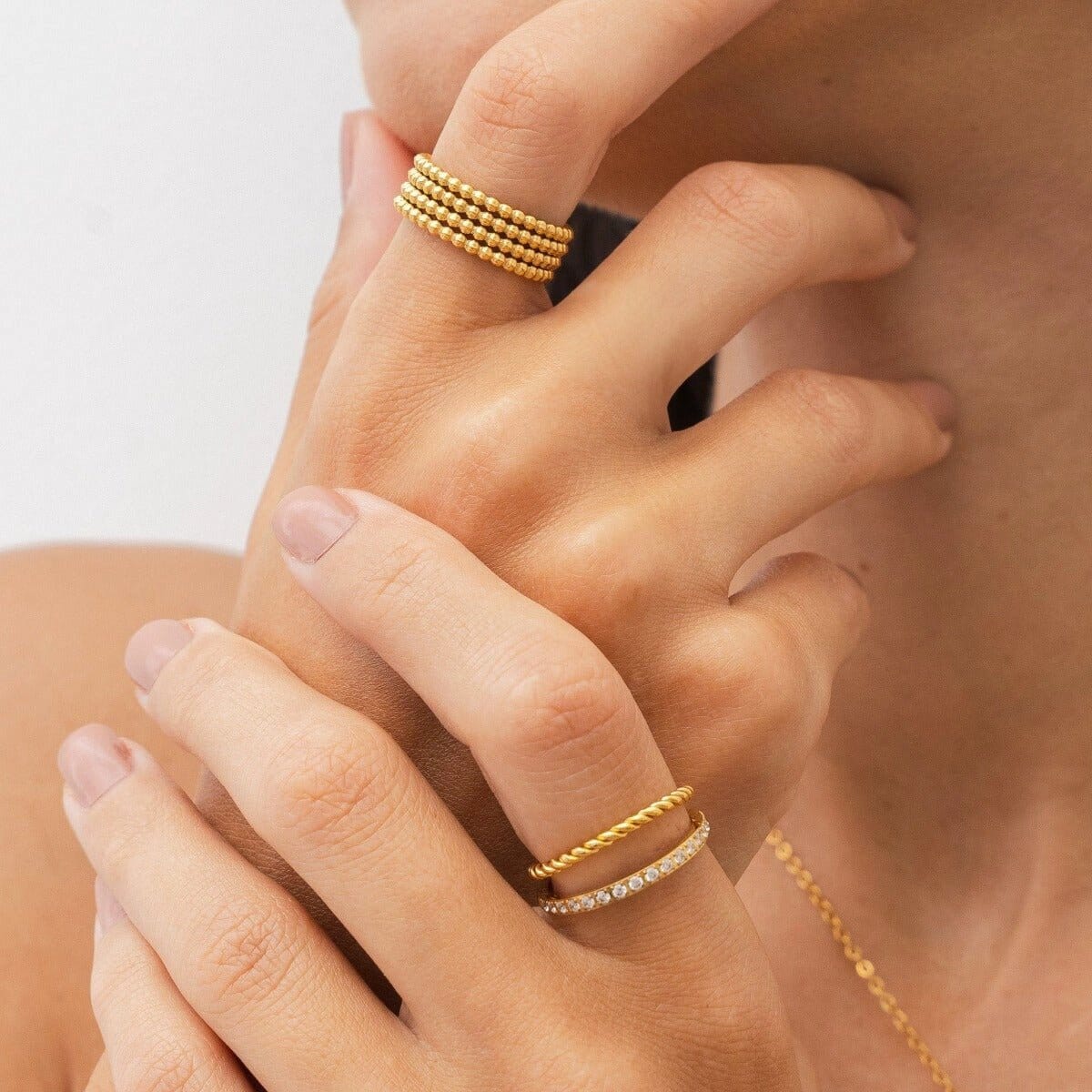Anel Aurora Cristais Banhado em Ouro 18k Anel Aurora Cristais Banhado em Ouro 18k Minha loja