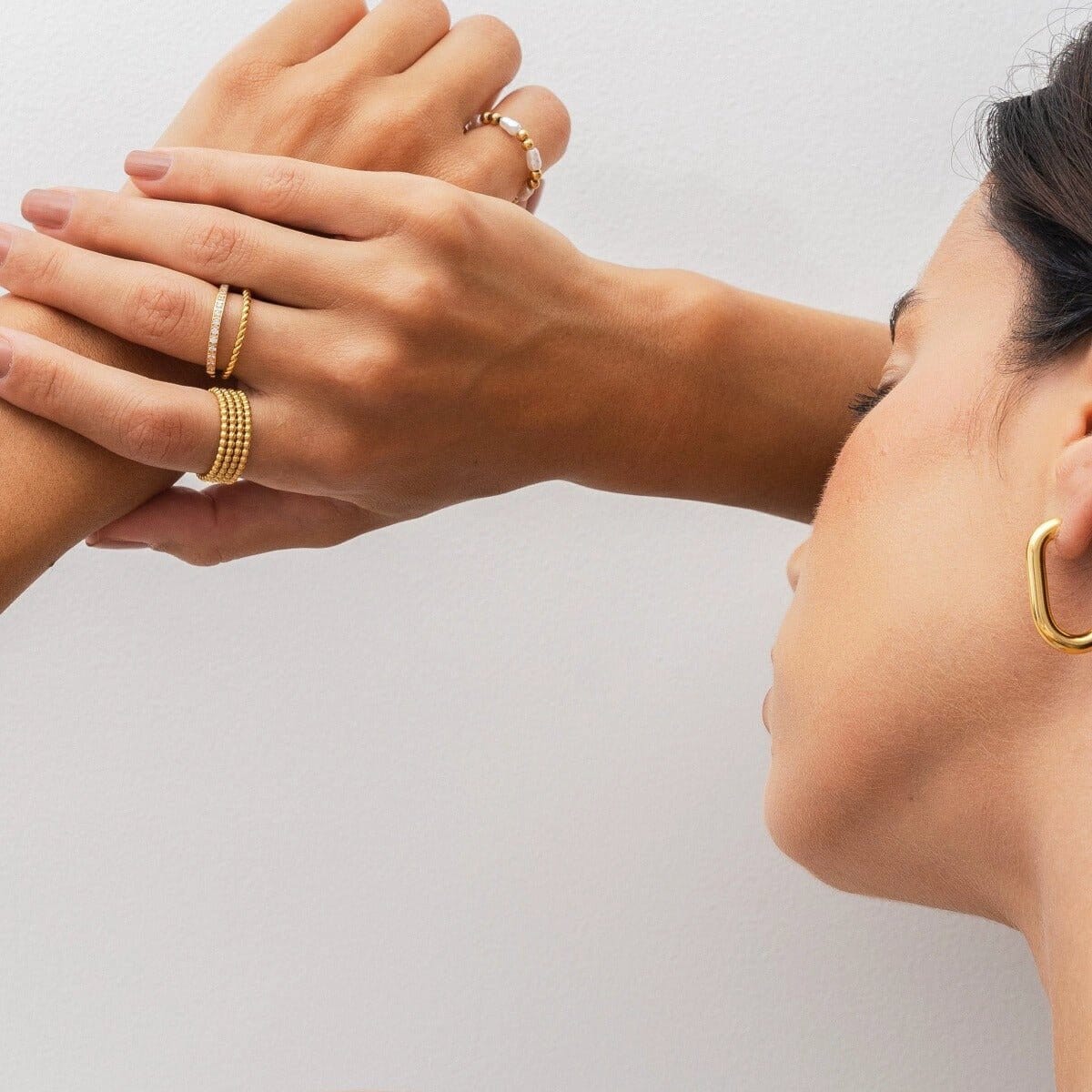 Anel Aurora Cristais Banhado em Ouro 18k Anel Aurora Cristais Banhado em Ouro 18k Minha loja