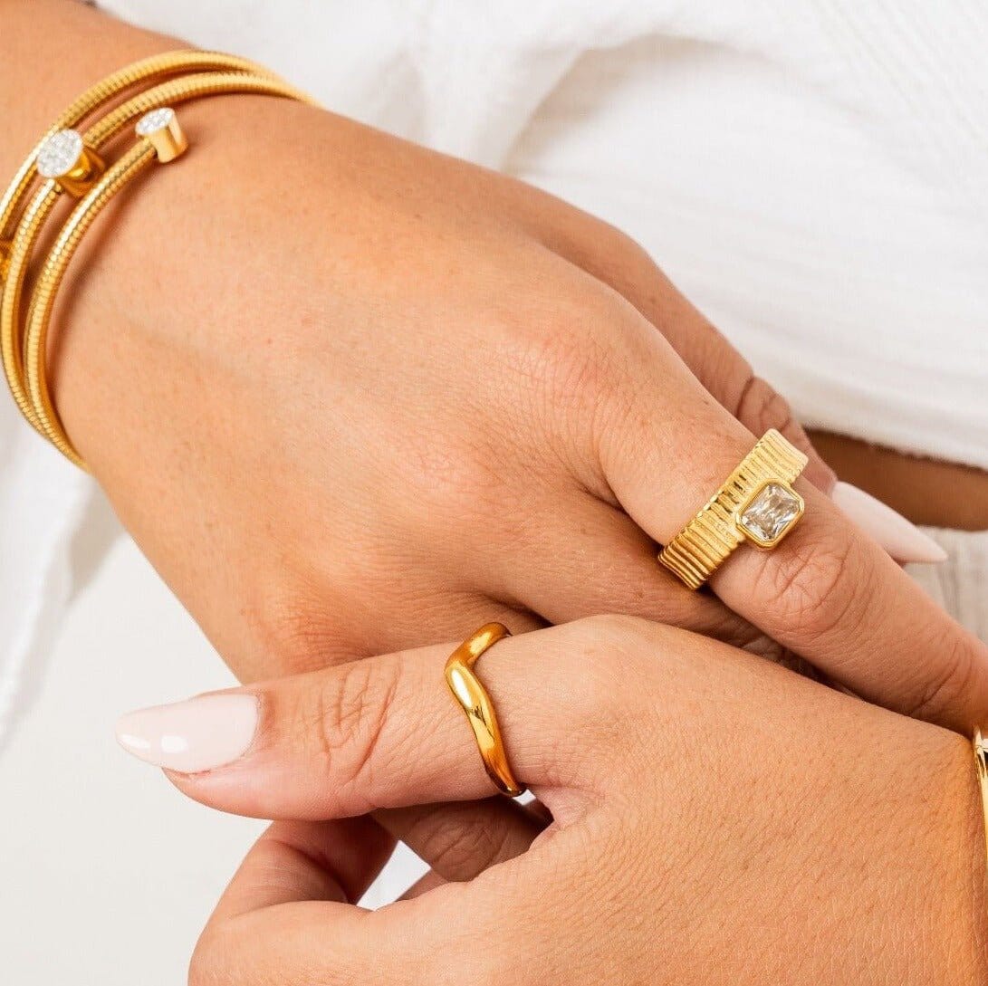 Anel Capri Cristal Banhado em Ouro 18k Anel Capri Cristal Banhado em Ouro 18k Minha loja