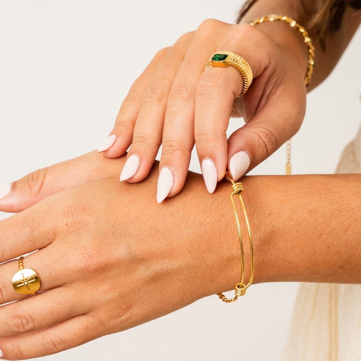 Anel Capri Esmeralda Banhado em Ouro 18k Anel Capri Esmeralda Banhado em Ouro 18k Minha loja