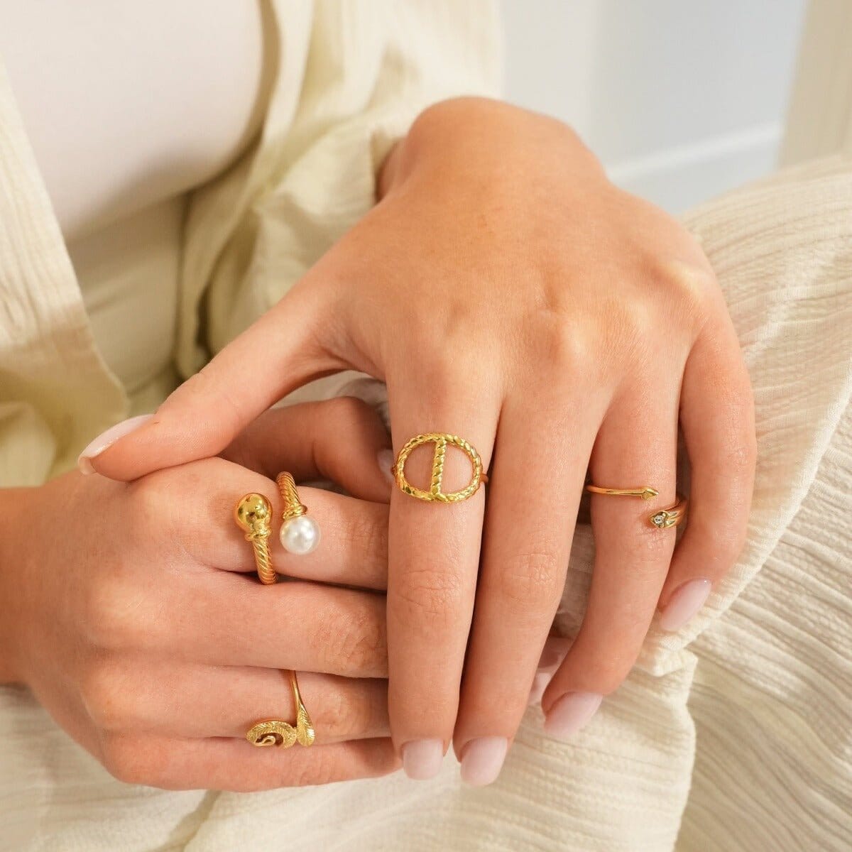 Anel Elegance Pérola Banhado em Ouro 18k Anel Elegance Pérola Banhado em Ouro 18k Minha loja