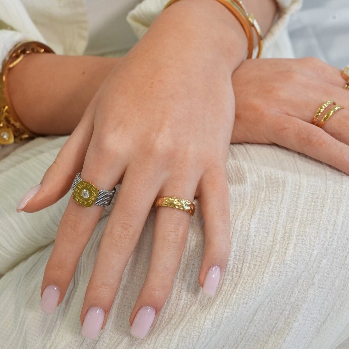 Anel Textura Lunar Banhado em Ouro 18k Anel Textura Lunar Banhado em Ouro 18k Minha loja