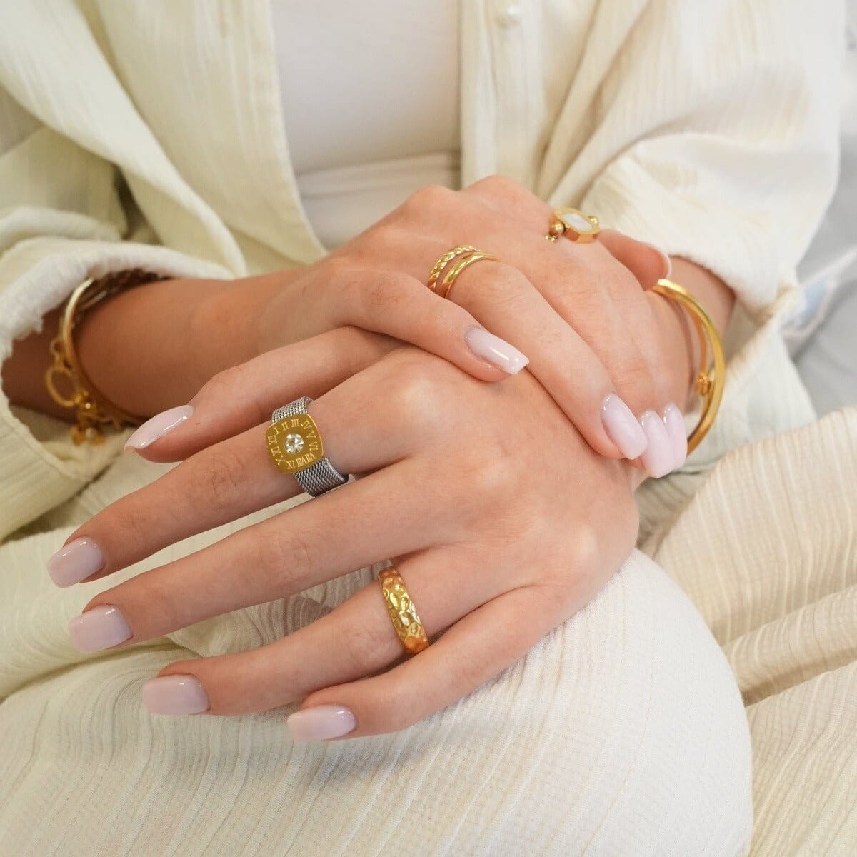 Anel Textura Lunar Banhado em Ouro 18k Anel Textura Lunar Banhado em Ouro 18k Minha loja