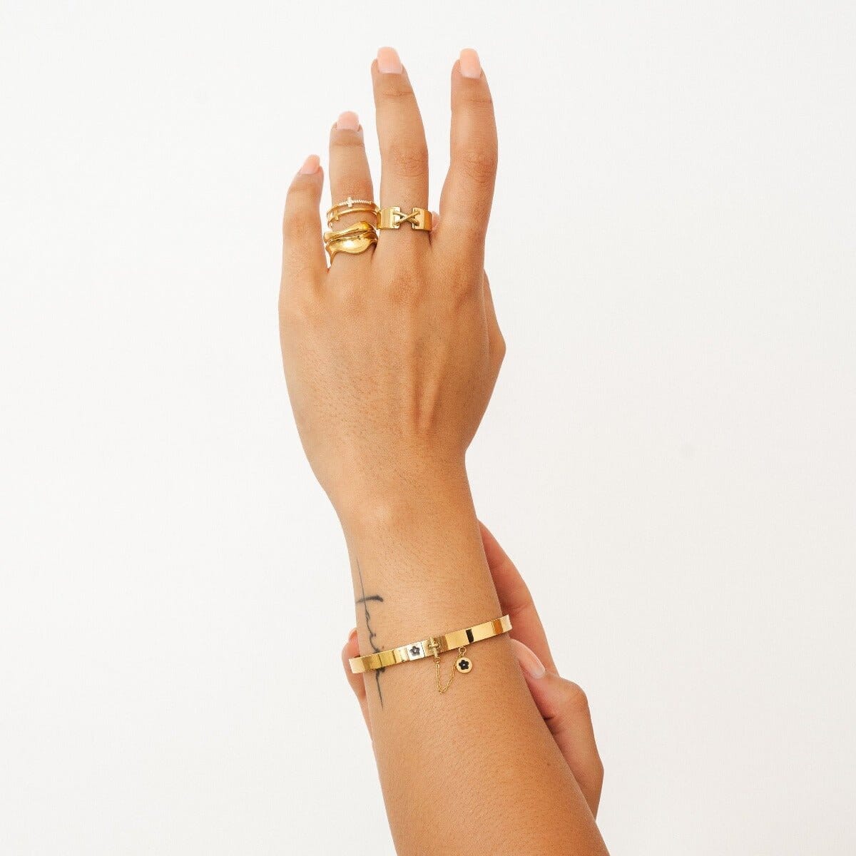 Bracelete Charme Banhado em Ouro 18K Bracelete Charme Banhado em Ouro 18K Minha loja