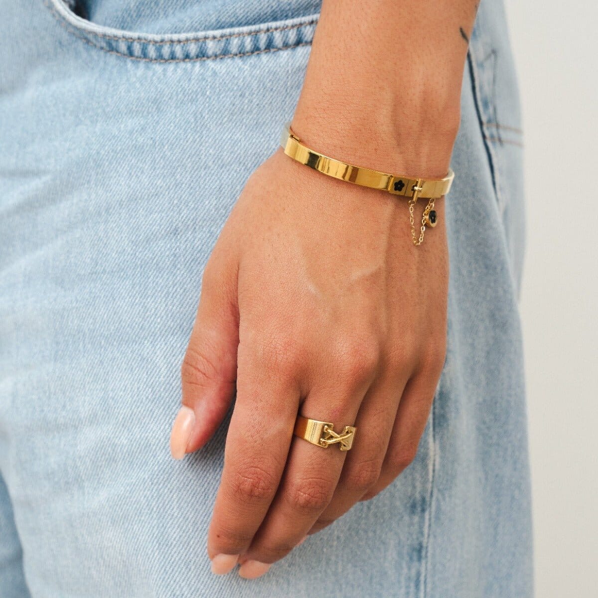 Bracelete Charme Banhado em Ouro 18K Bracelete Charme Banhado em Ouro 18K Minha loja