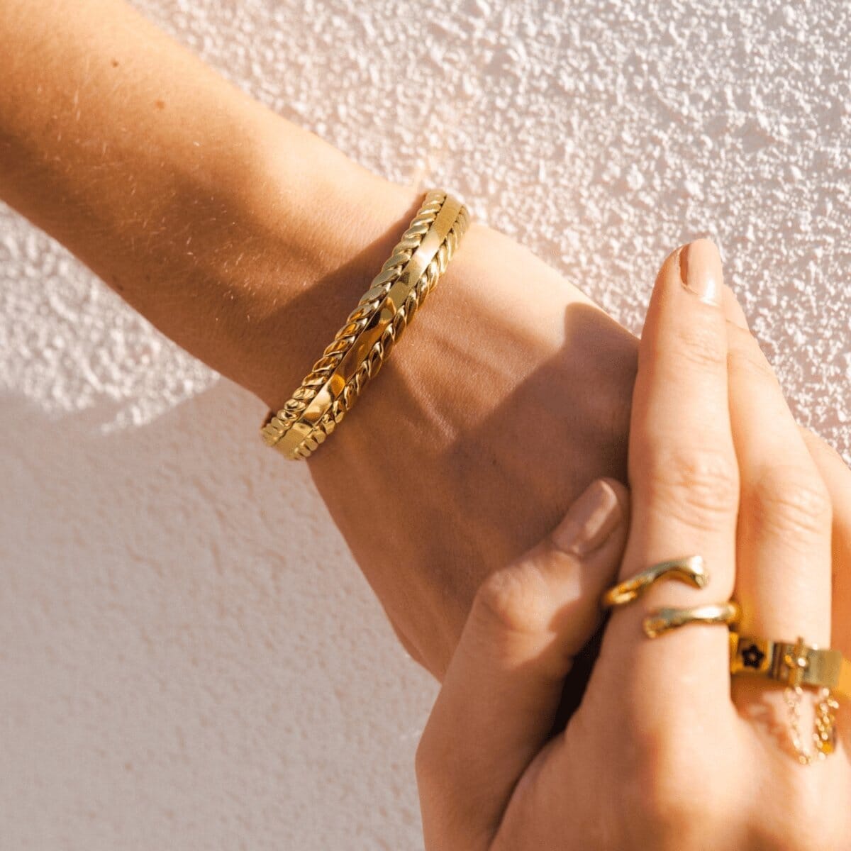 Bracelete Folhas Dourada Banhado em Ouro 18k Bracelete Folhas Dourada Banhado em Ouro 18k Minha loja