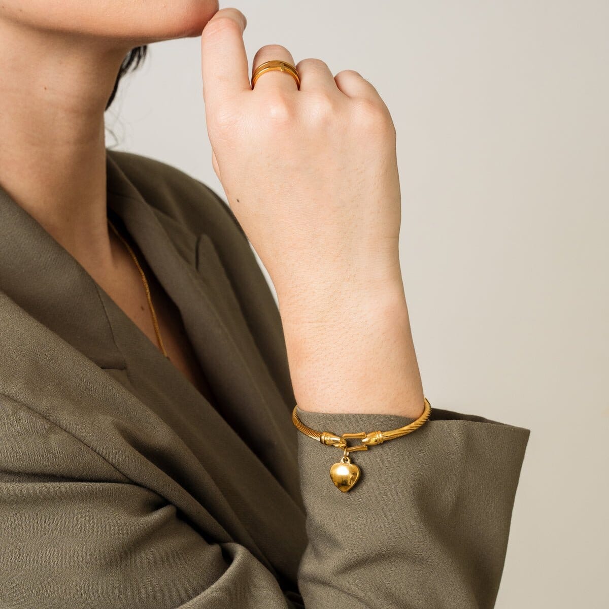 Bracelete Love Banhado em Ouro 18k Bracelete Love Banhado em Ouro 18k Minha loja