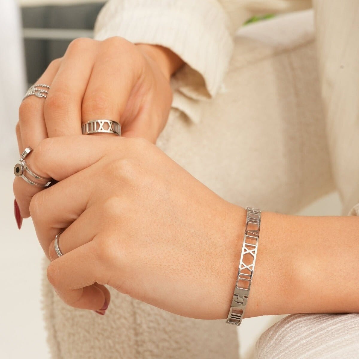 Bracelete Numeral Romanos - Prata Bracelete Algarismos Vazados Banhado em Ouro 18K - Prata Minha loja