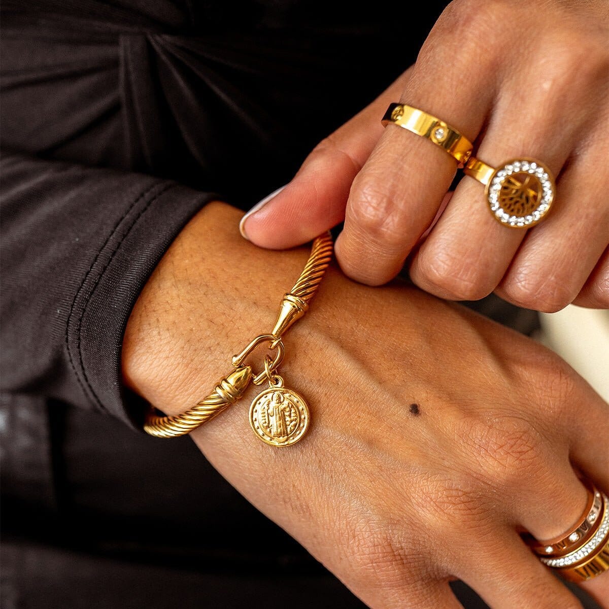 Bracelete Pingente São Bento Banhado em Ouro 18K Bracelete Pingente São Bento Banhado em Ouro 18K Minha loja