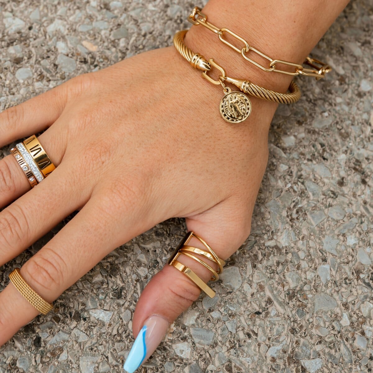Bracelete Pingente São Bento Banhado em Ouro 18K Bracelete Pingente São Bento Banhado em Ouro 18K Minha loja