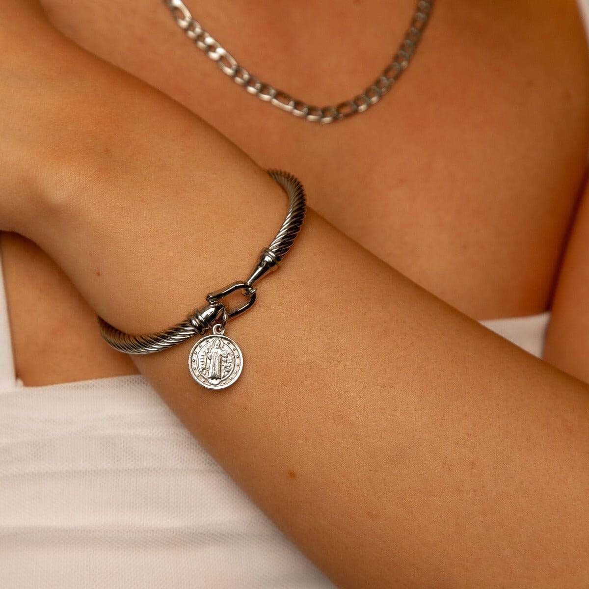 Bracelete Pingente São Bento - Prata Bracelete Pingente São Bento Banhado em Ouro 18K - Prata Minha loja