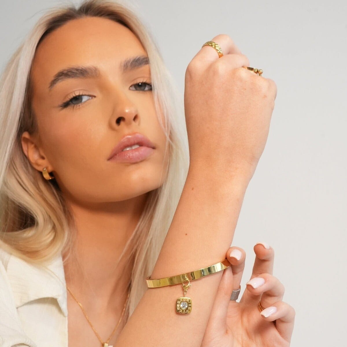 Bracelete Square Charm Banhado em Ouro 18k Bracelete Square Charm Banhado em Ouro 18k Minha loja