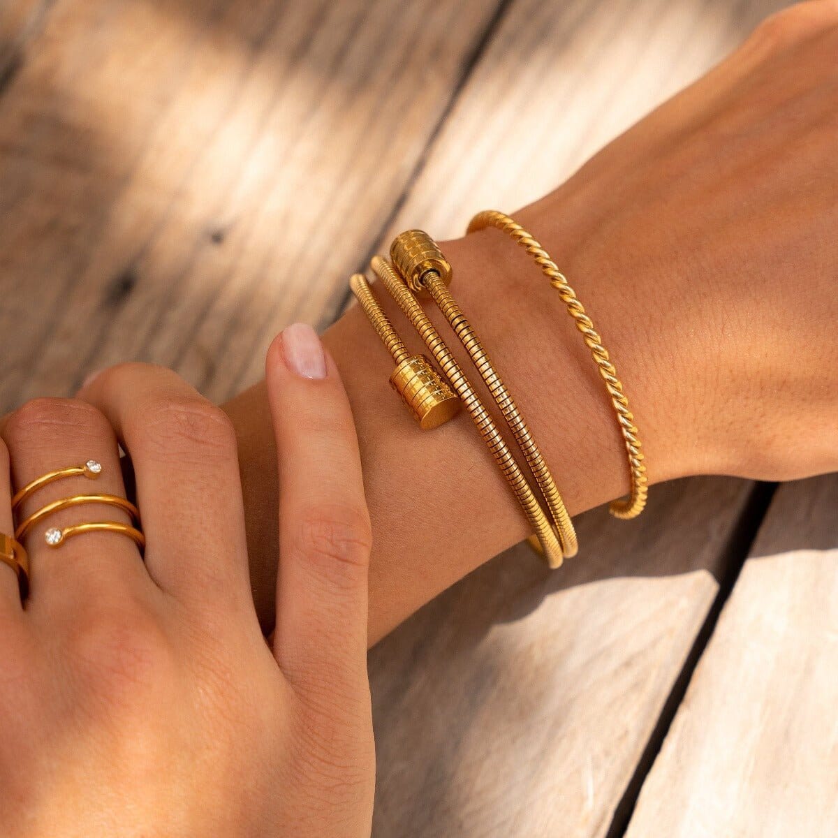Bracelete Twist Banhado em Ouro 18K Bracelete Twist Banhado em Ouro 18K Minha loja