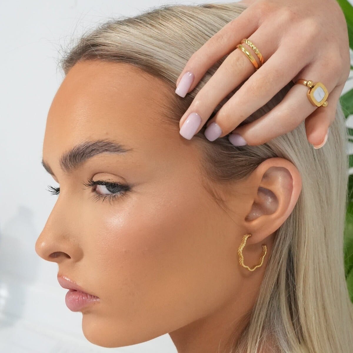 Brinco Argola Wavy Texture Banhado em Ouro 18k Brinco Argola Wavy Texture Banhado em Ouro 18k Minha loja