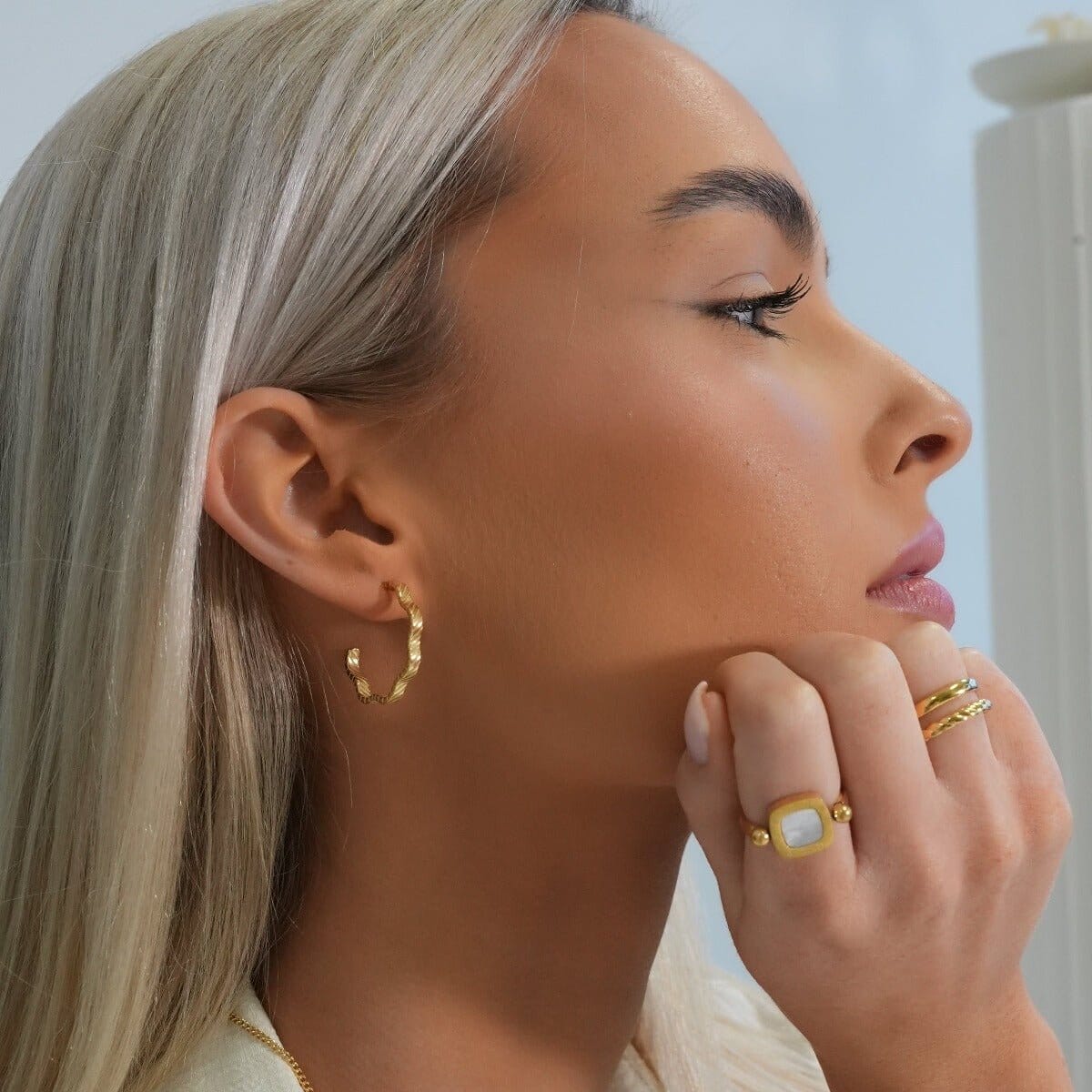 Brinco Argola Wavy Texture Banhado em Ouro 18k Brinco Argola Wavy Texture Banhado em Ouro 18k Minha loja