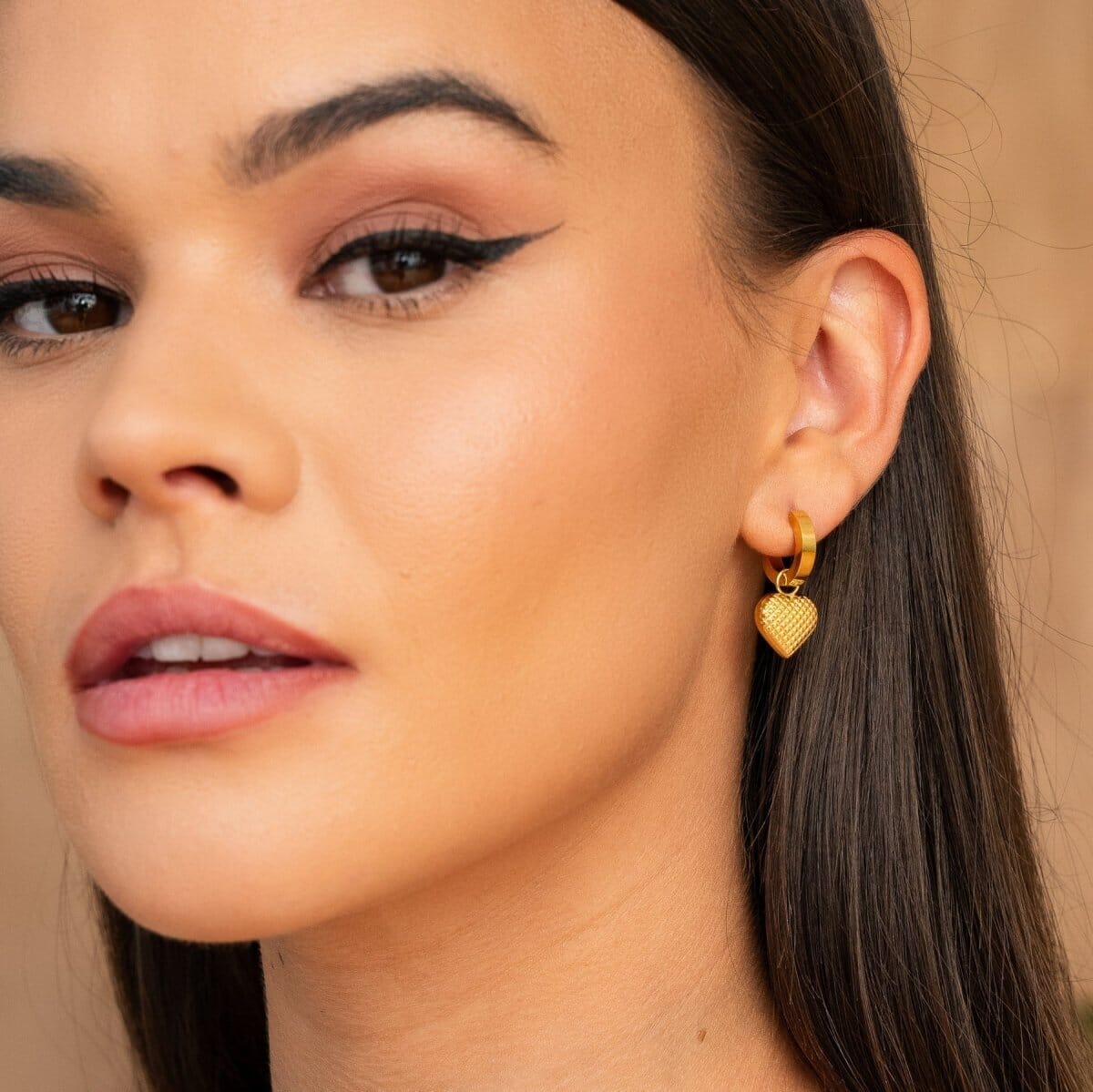 Brinco Argolinha Love Banhado em Ouro 18K Brinco Argolinha Love Banhado em Ouro 18K Minha loja