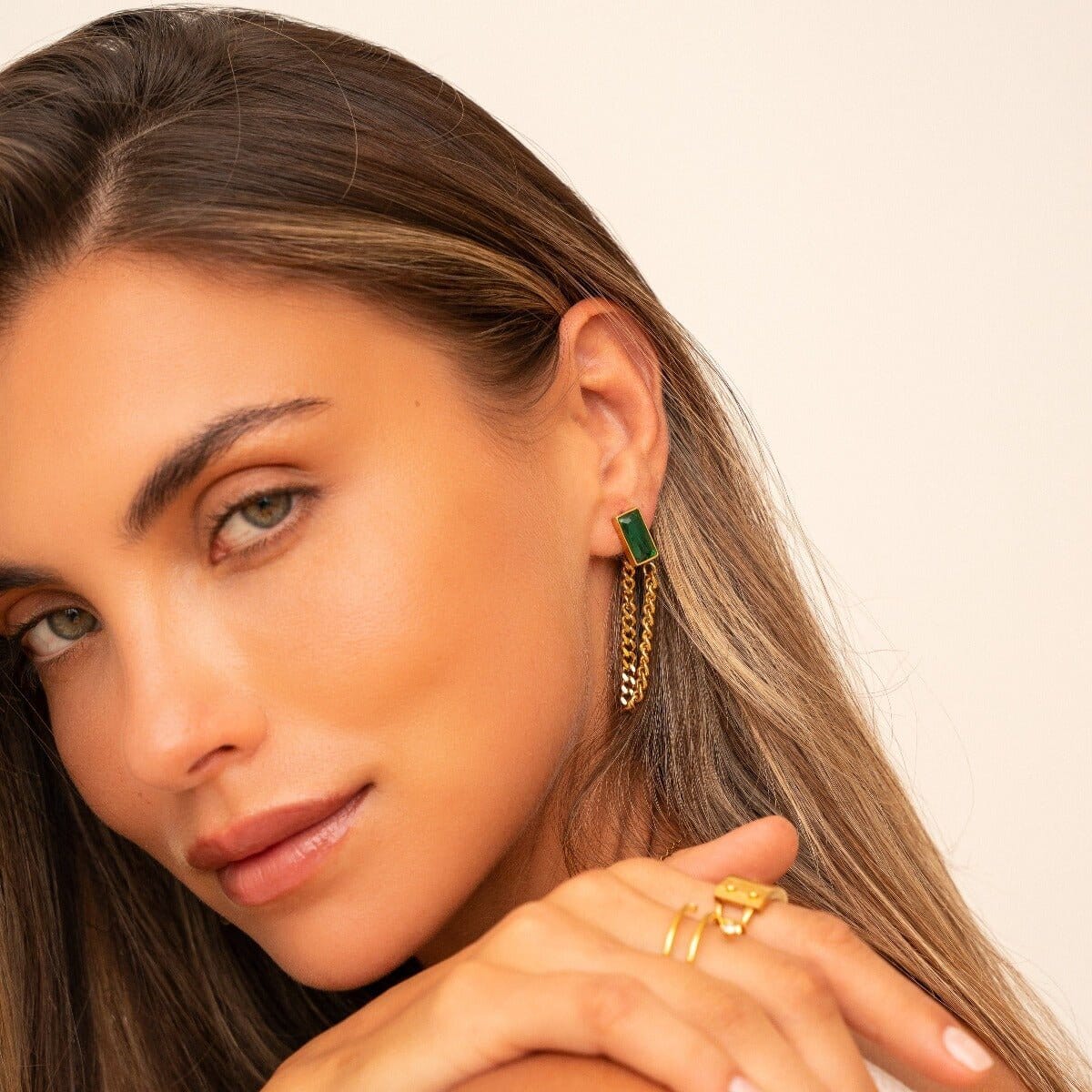 Brinco Corrente Elisabeth Zircônia Esmeralda Banhado em Ouro 18K Brinco Corrente Elisabeth Zircônia Esmeralda Banhado em Ouro 18K Minha loja