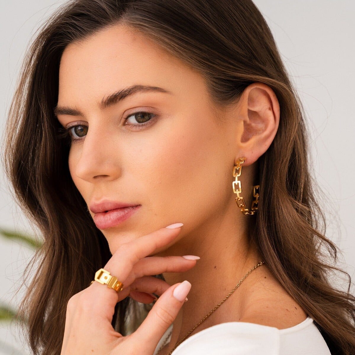 Brinco de Argola Alexandra Banhado em Ouro 18K Brinco de Argola Alexandra Banhado em Ouro 18K Minha loja
