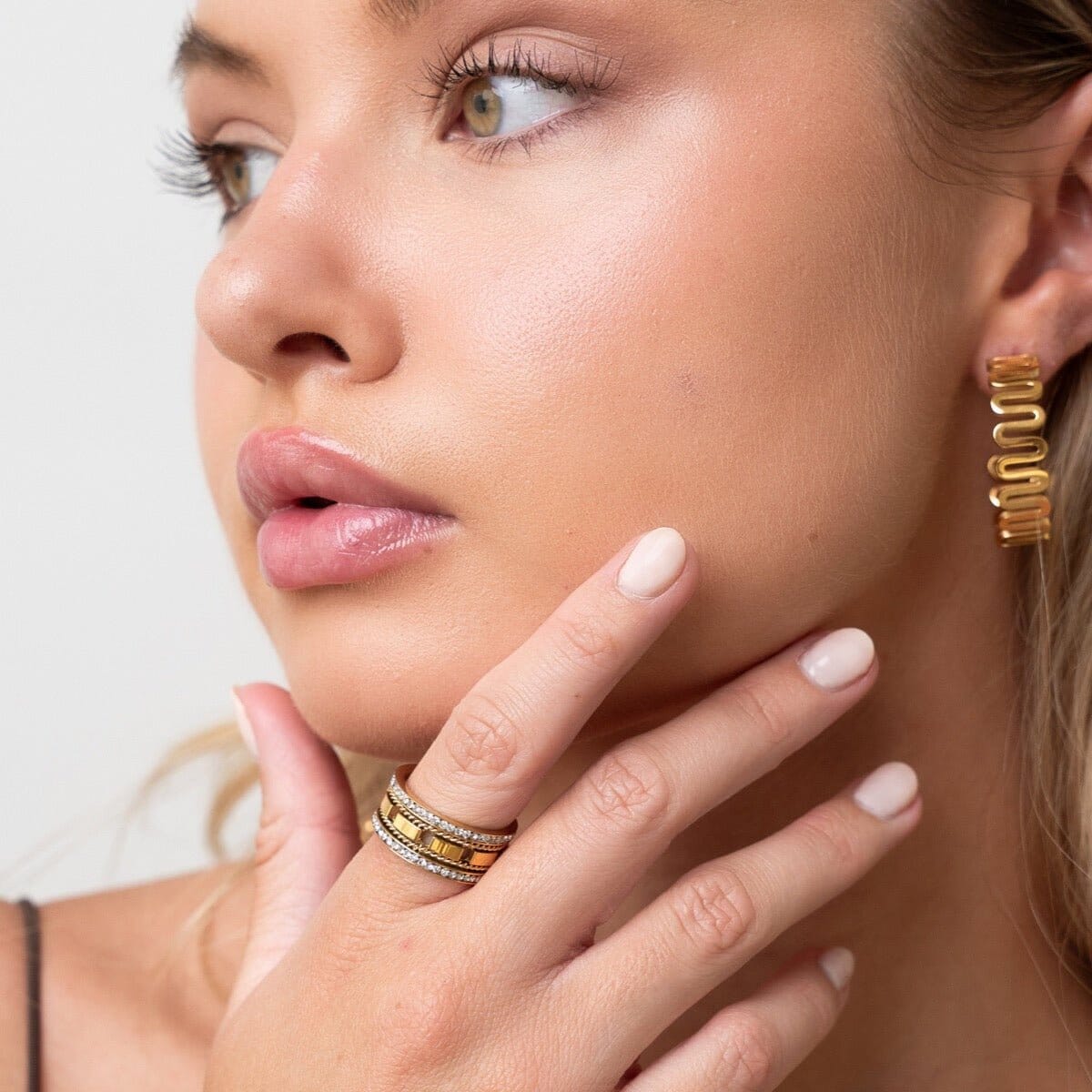Brinco Zig Zag Banhado em Ouro 18k Brinco Zig Zag Banhado em Ouro 18k Minha loja