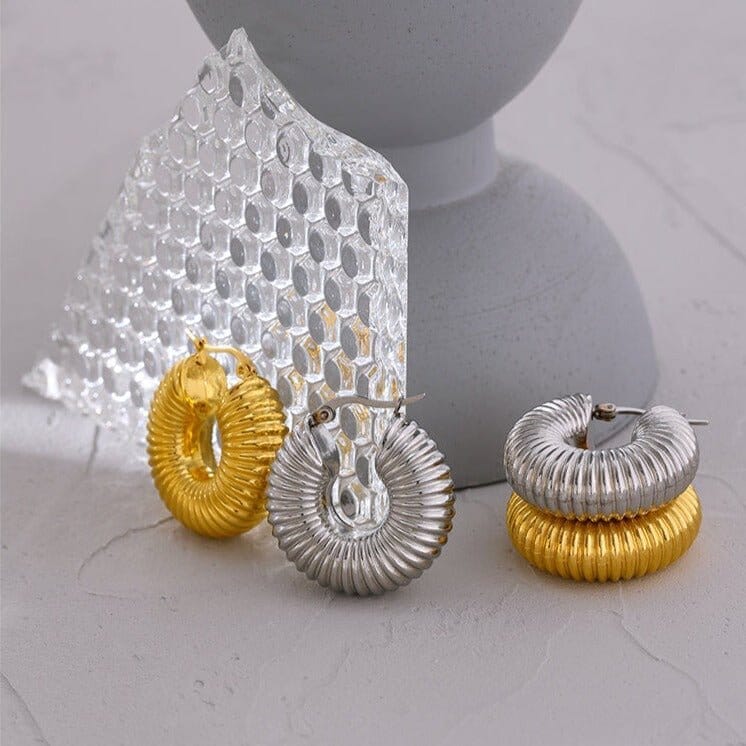 Brincos de Argolas Bold Ziza Banhado em Ouro 18k Brincos de Argolas Bold Ziza Banhado em Ouro 18k Minha loja