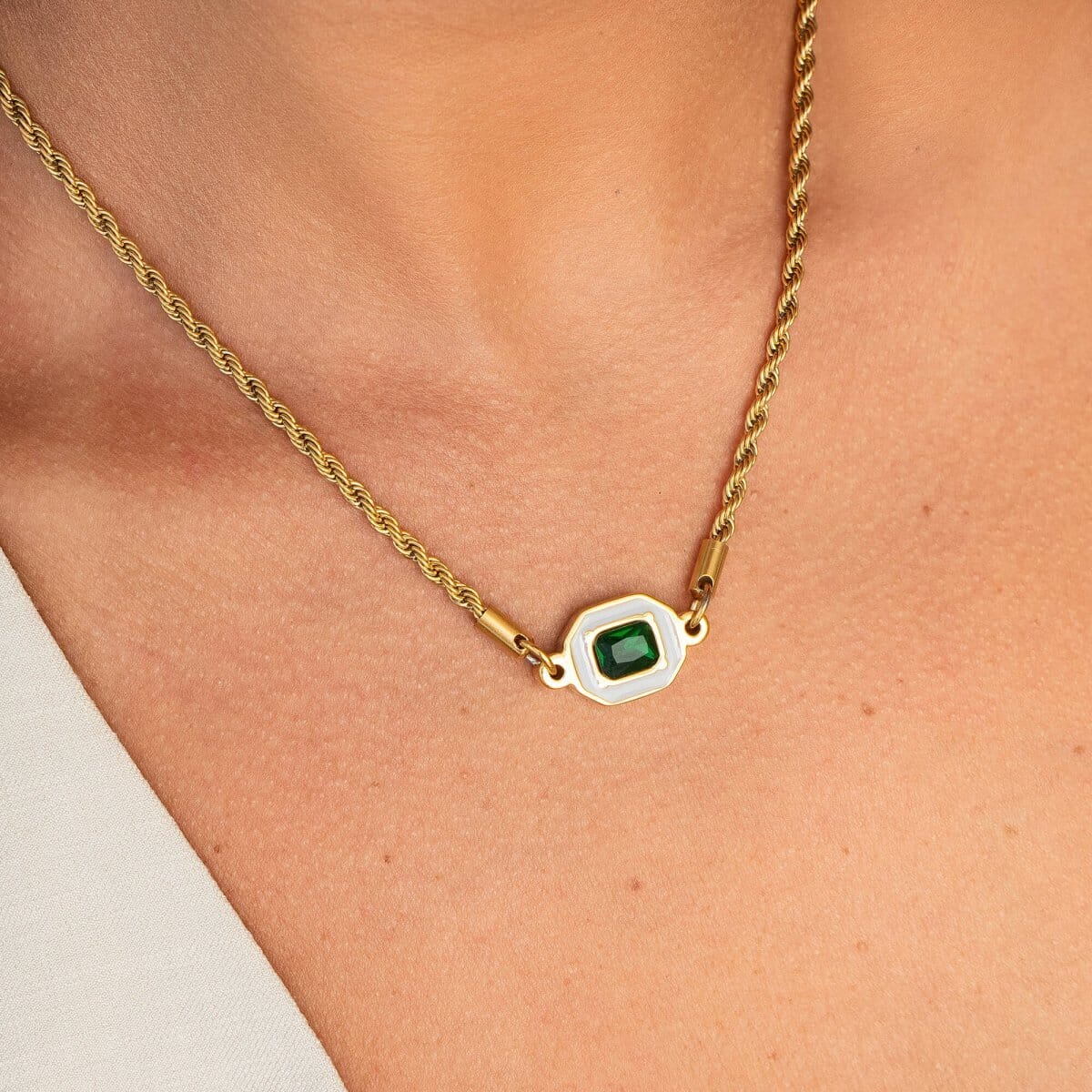 Colar Aura Esmeralda Banhado em Ouro 18K Colar Aura Esmeralda Banhado em Ouro 18K Minha loja