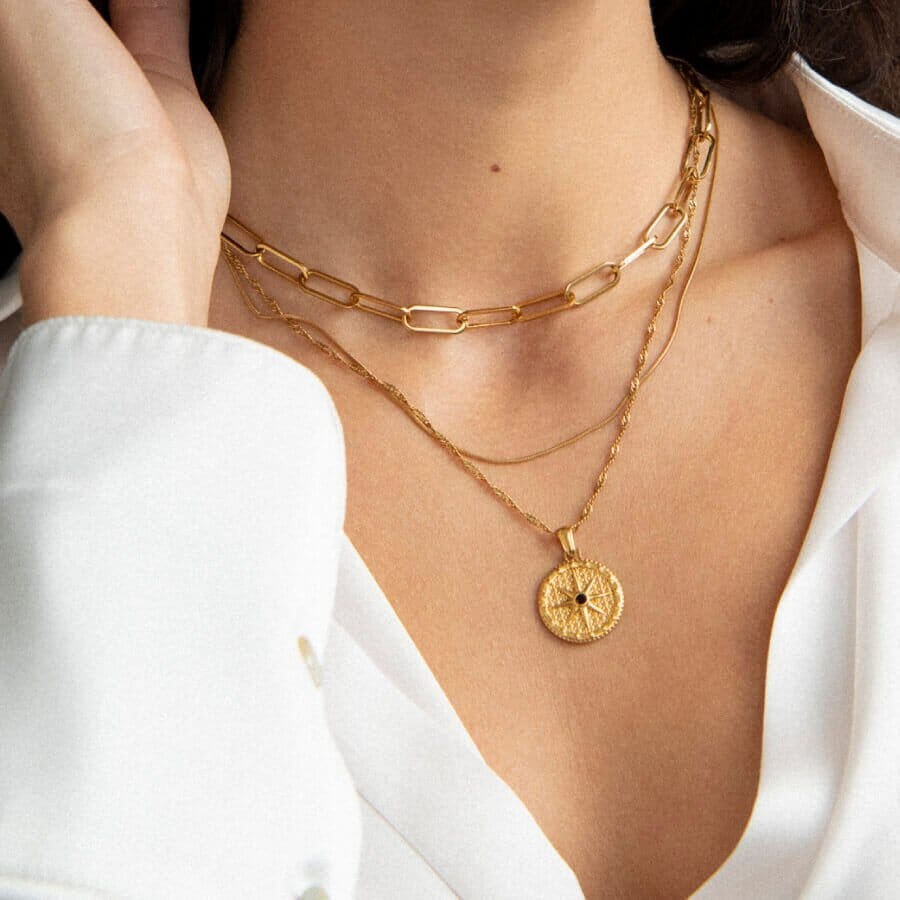Colar Estrela Rosa dos Ventos Banhado em Ouro 18k Colar Estrela Rosa dos Ventos Banhado em Ouro 18k Minha loja