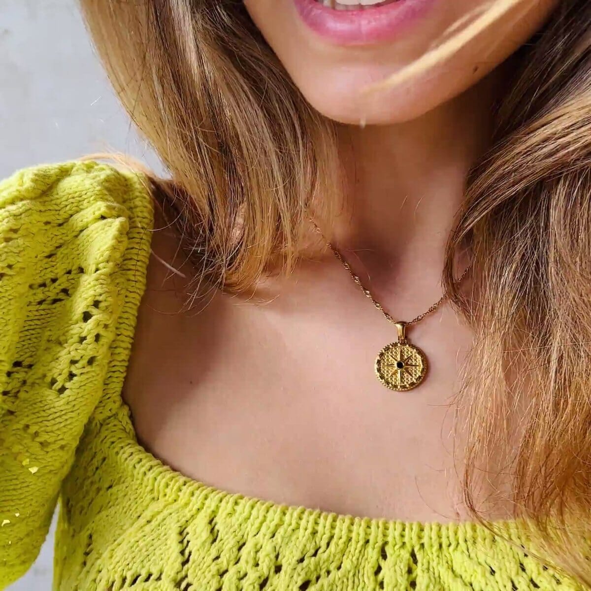 Colar Estrela Rosa dos Ventos Banhado em Ouro 18k Colar Estrela Rosa dos Ventos Banhado em Ouro 18k Minha loja