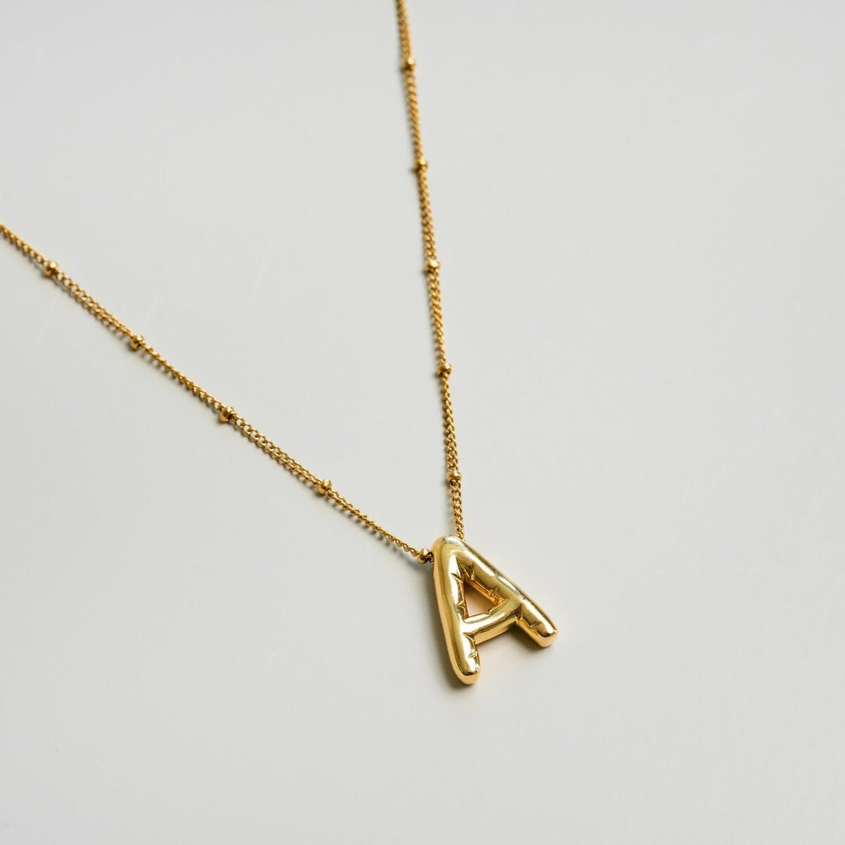 Colar Letra Inicial Bold Banhado em Ouro 18K Colar Letra Inicial Bold Banhado em Ouro 18K Minha loja