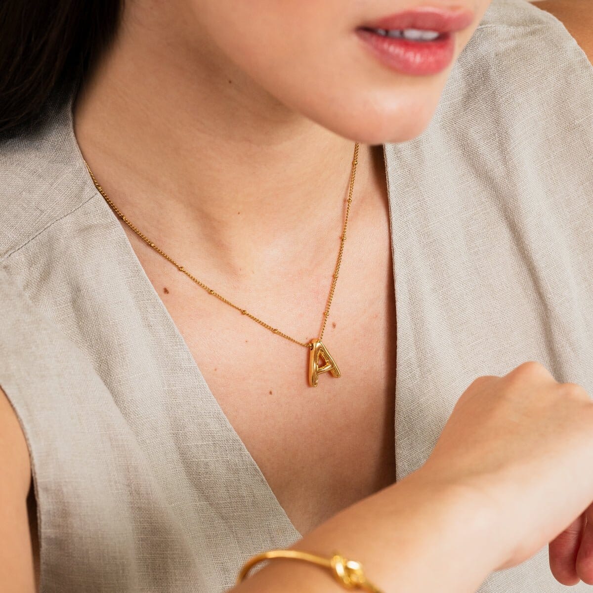 Colar Letra Inicial Bold Banhado em Ouro 18K Colar Letra Inicial Bold Banhado em Ouro 18K Minha loja