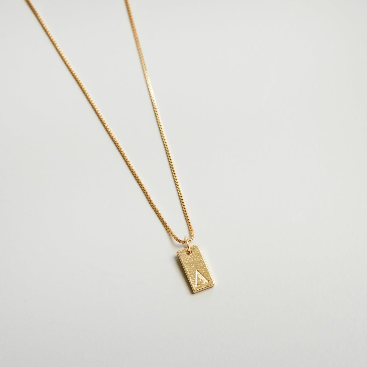 Colar Letra Inicial Minimal Banhado em Ouro 18K Colar Letra Inicial Minimal Banhado em Ouro 18K Minha loja