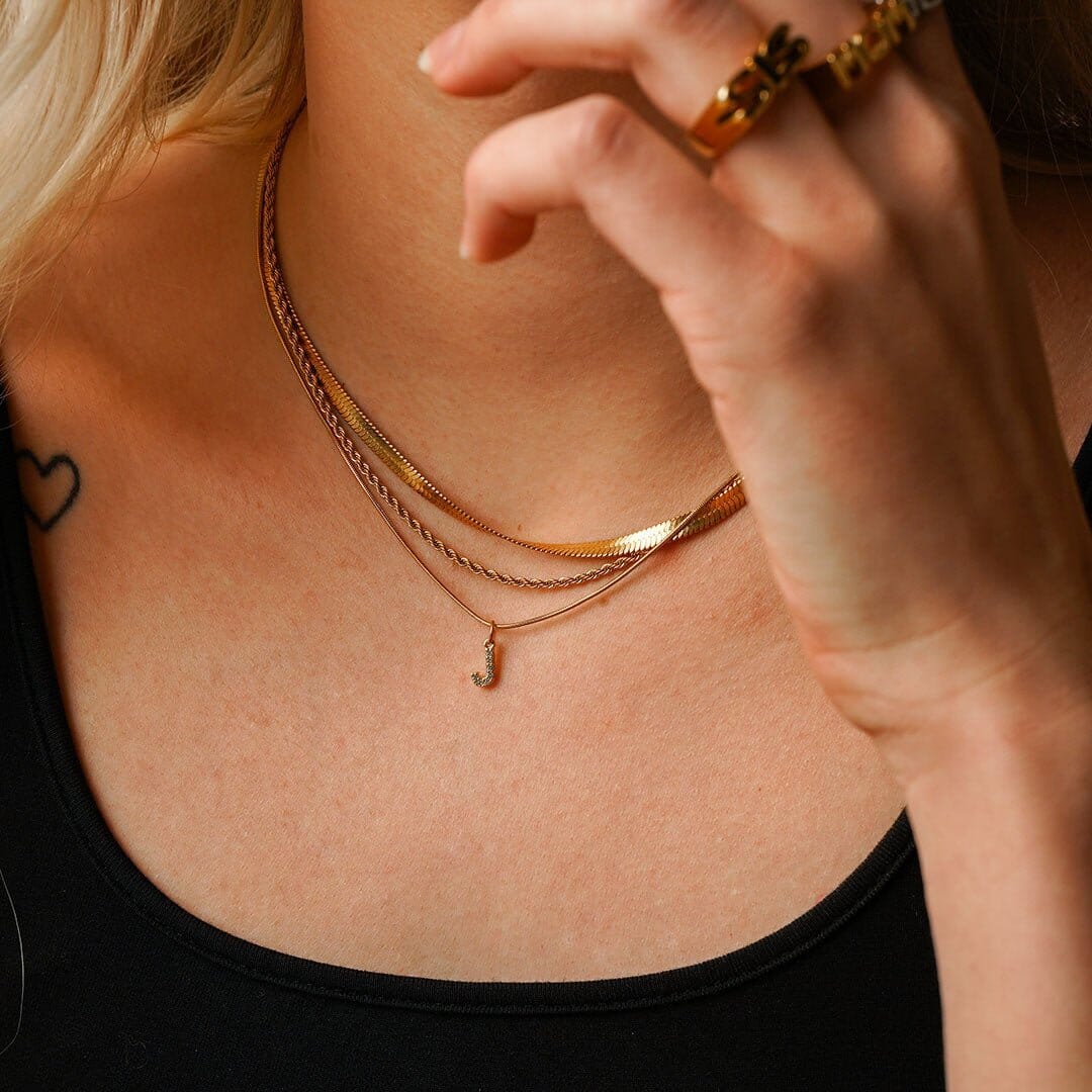 Colar Letra Inicial Zircônia Banhado em Ouro 18K Colar Letra Inicial Zircônia Banhado em Ouro 18K Minha loja