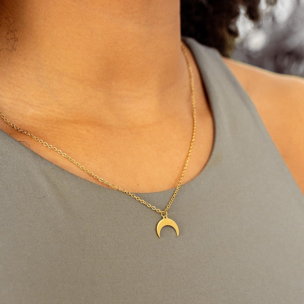 Colar Lua Pingente Banhado em Ouro 18K Colar Lua Pingente Banhado em Ouro 18K Minha loja