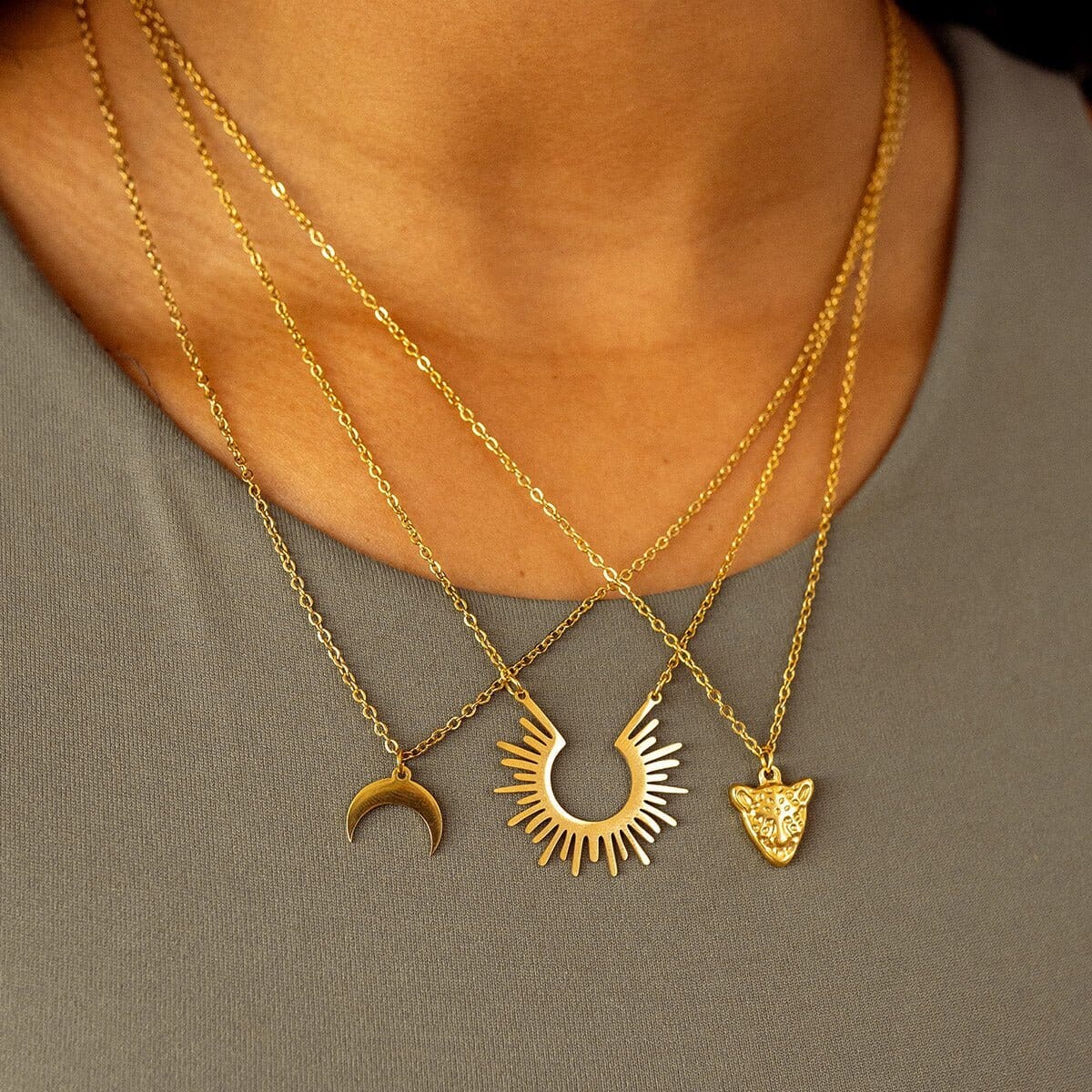 Colar Lua Pingente Banhado em Ouro 18K Colar Lua Pingente Banhado em Ouro 18K Minha loja