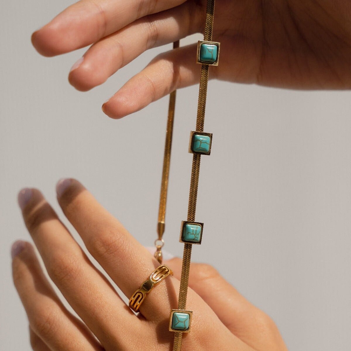 Colar Malha Pedra Aqua Banhado em Ouro 18K Colar Malha Pedra Aqua Banhado em Ouro 18K Minha loja