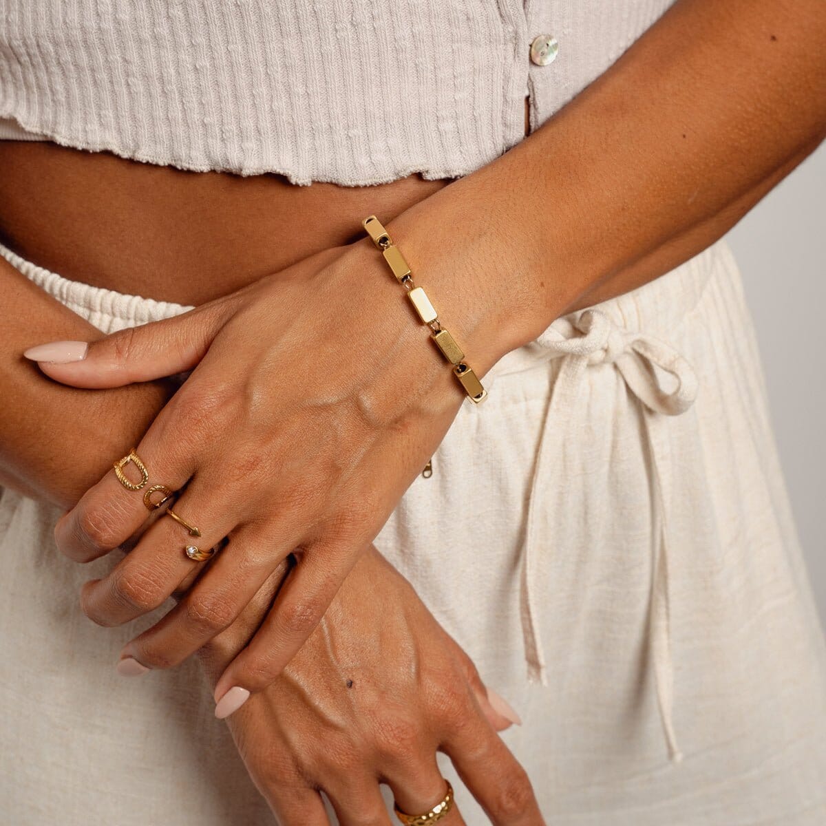 Pulseira Cora Banhado em Ouro 18k Pulseira Cora Banhado em Ouro 18k Minha loja