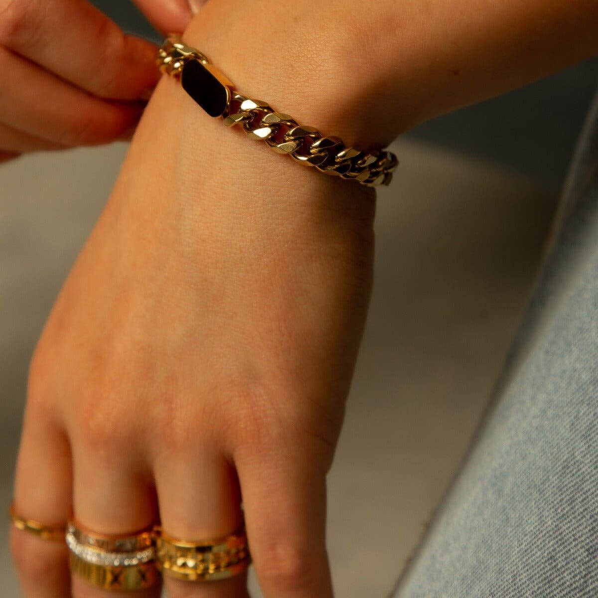 Pulseira de Corrente Pingente Retangular Banhada em Ouro 18k Pulseira de Corrente Pingente Retangular Banhada em Ouro 18k Minha loja