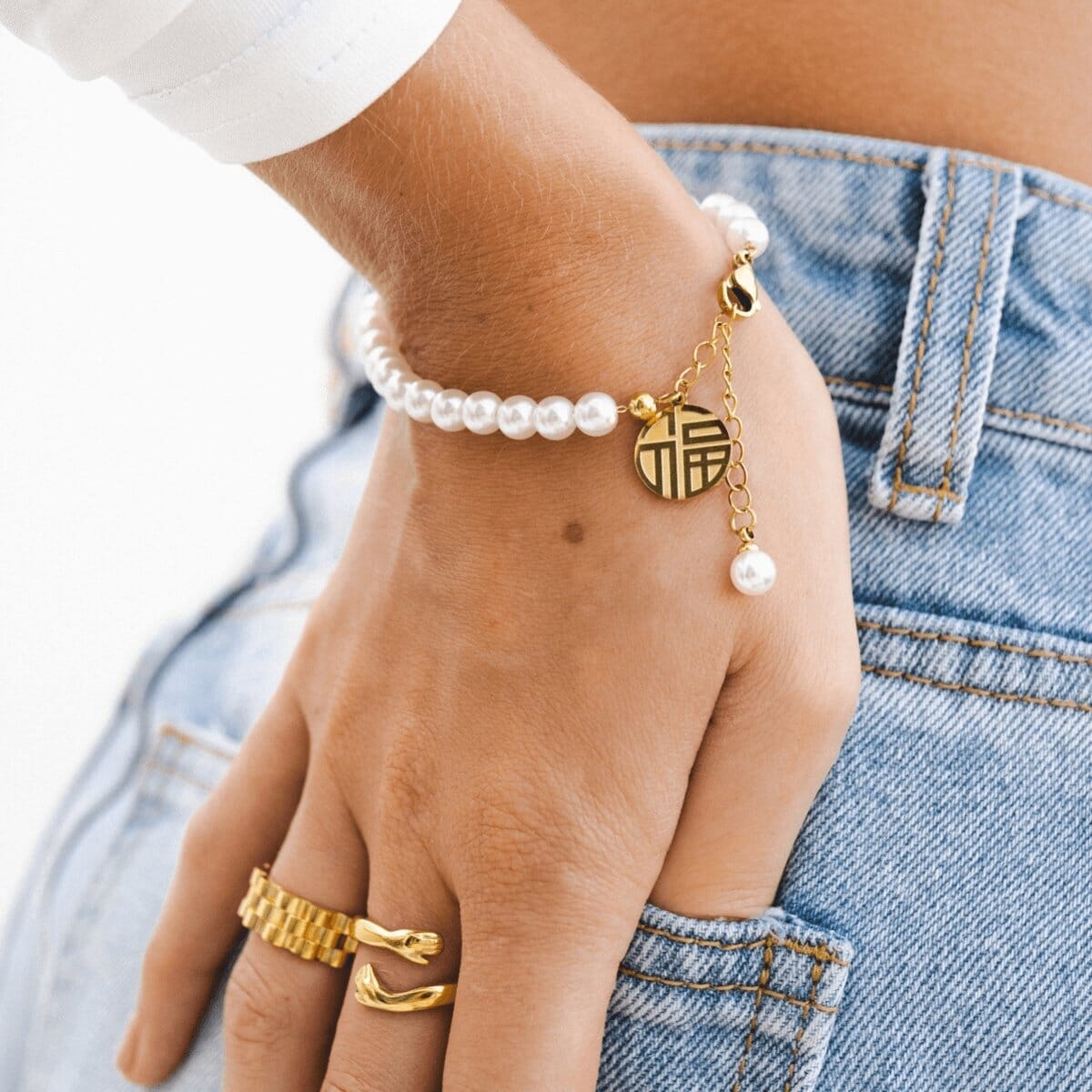 Pulseira de Pérolas Charm Banhada em Ouro 18K Pulseira de Pérolas Charm Banhada em Ouro 18K Minha loja