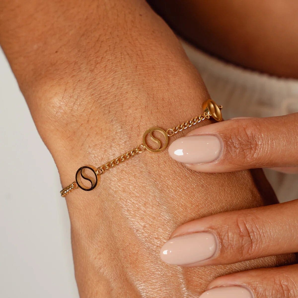Pulseira Pingente Sierra Banhada em Ouro 18K Pulseira Minha loja