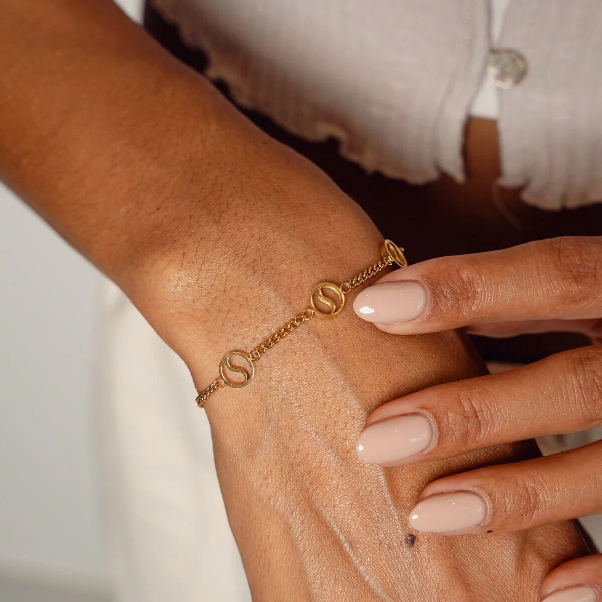 Pulseira Pingente Sierra Banhada em Ouro 18K Pulseira Minha loja