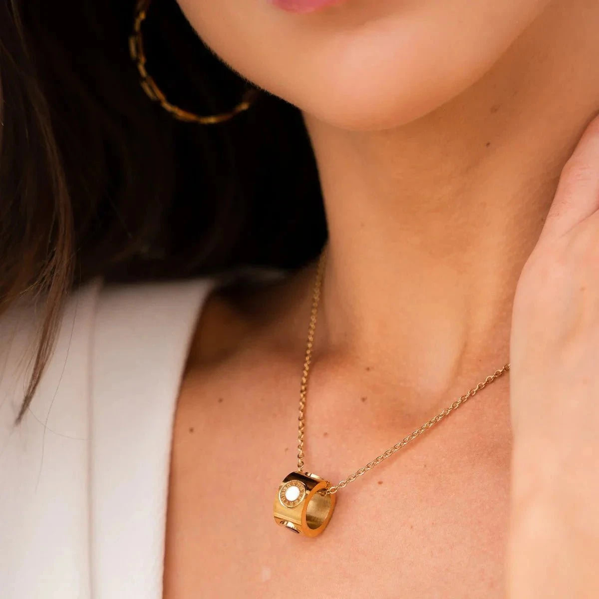 Colar Giratório Numeral Romanos Banhado em Ouro 18K Colar Giratório Numeral Romanos Banhado em Ouro 18K Minha loja 