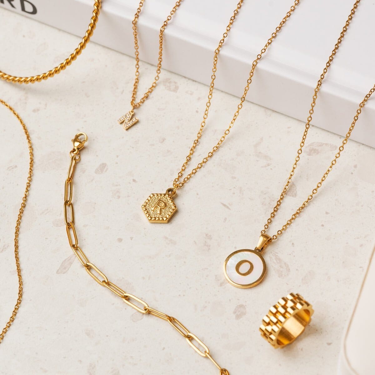 Colar Letra Inicial Marble Banhado em Ouro 18K Colar Letra Inicial Marble Banhado em Ouro 18K Minha loja 