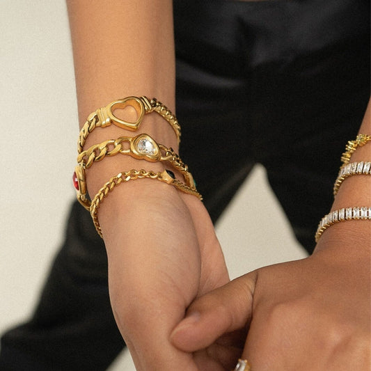 Pulseira Coração Minimalista Banhado em Ouro 18K Pulseira Coração Minimalista Banhado em Ouro 18K Minha loja 