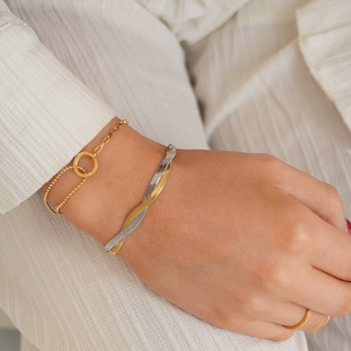 Pulseira Une Banhada em Ouro 18k Pulseira Harmonia Pingente de Anel Banhada em Ouro 18k Minha loja 